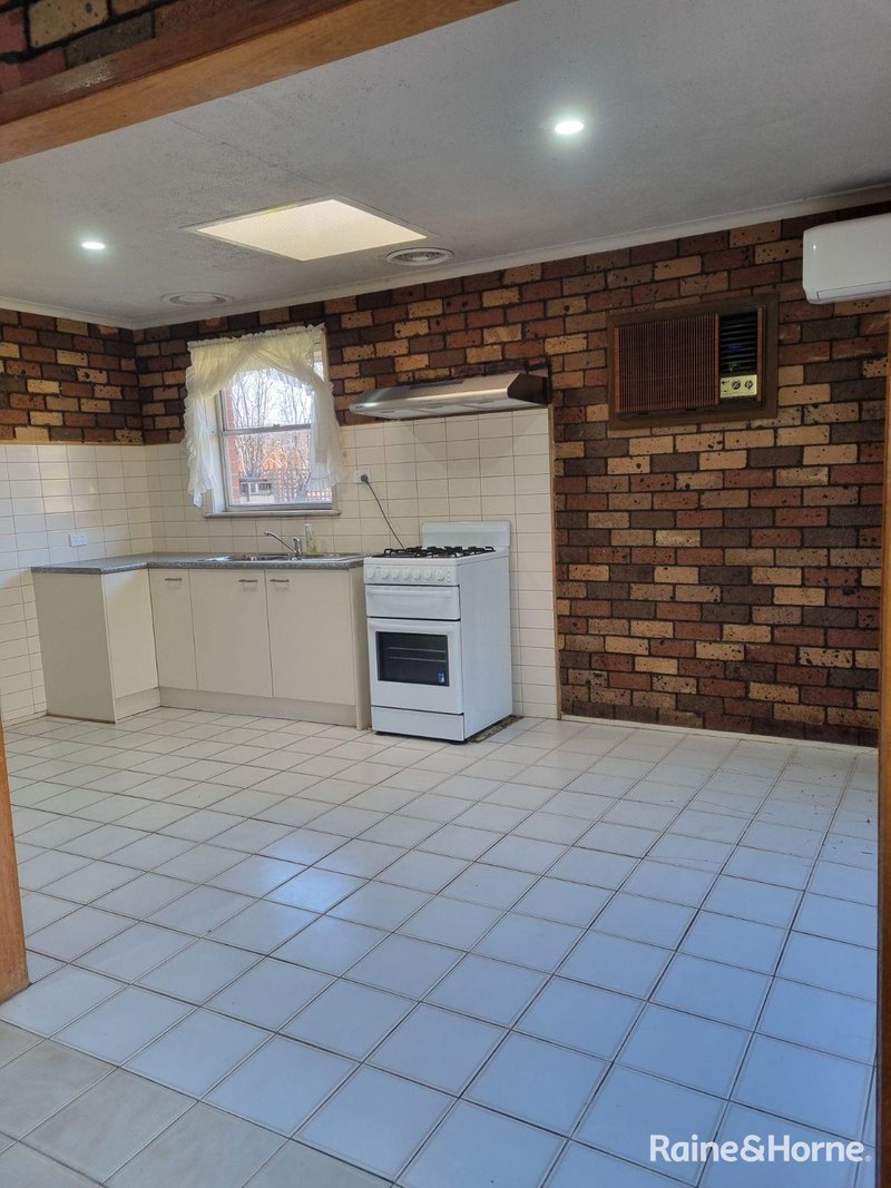 Photo - 20 Felstead Avenue, Sunshine West VIC 3020 - Image 11