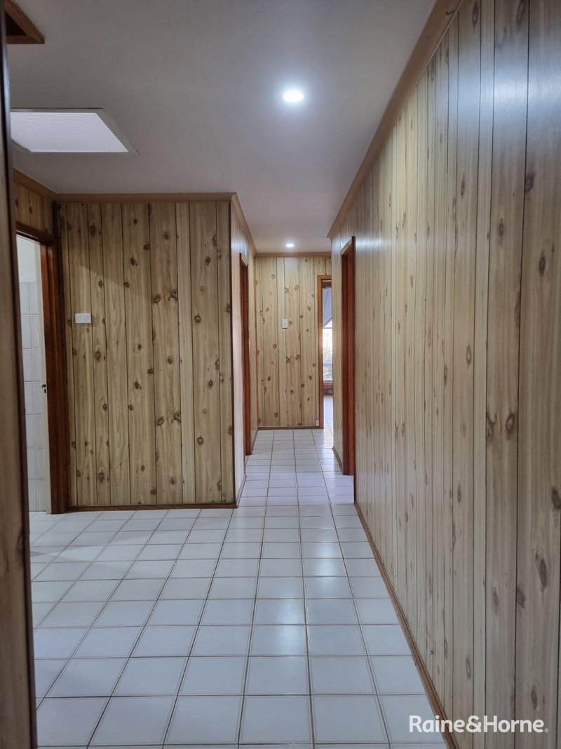 Photo - 20 Felstead Avenue, Sunshine West VIC 3020 - Image 12