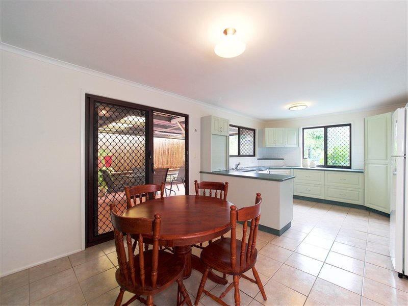 Photo - 20 Fenchurch Street, Rochedale South QLD 4123 - Image 10