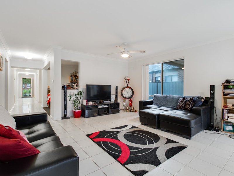 Photo - 20 Fernhurst Ave , Derrimut VIC 3030 - Image 6