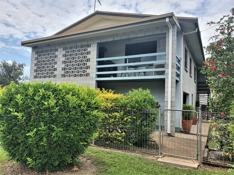 Photo - 20 Fifth Avenue, Home Hill QLD 4806 - Image 2