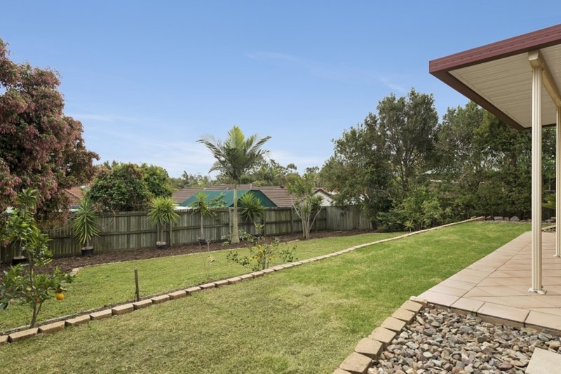 Photo - 20 Fitzroy Crescent, Murrumba Downs QLD 4503 - Image 11