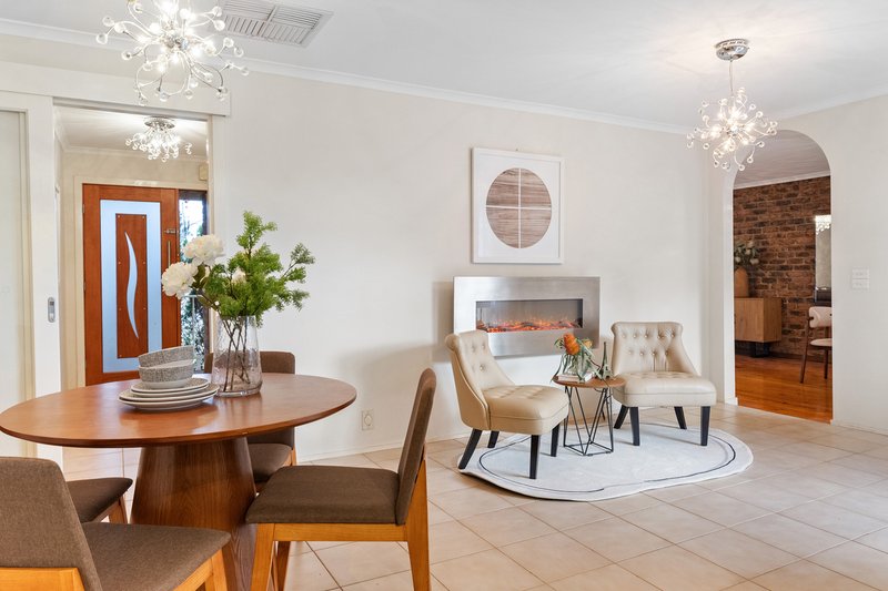 Photo - 20 Flamingo Drive, Wantirna South VIC 3152 - Image 3