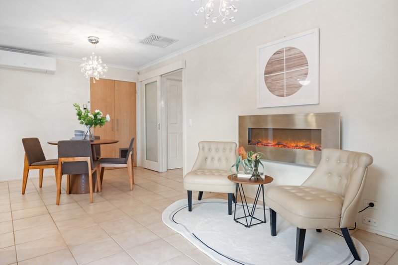 Photo - 20 Flamingo Drive, Wantirna South VIC 3152 - Image 6