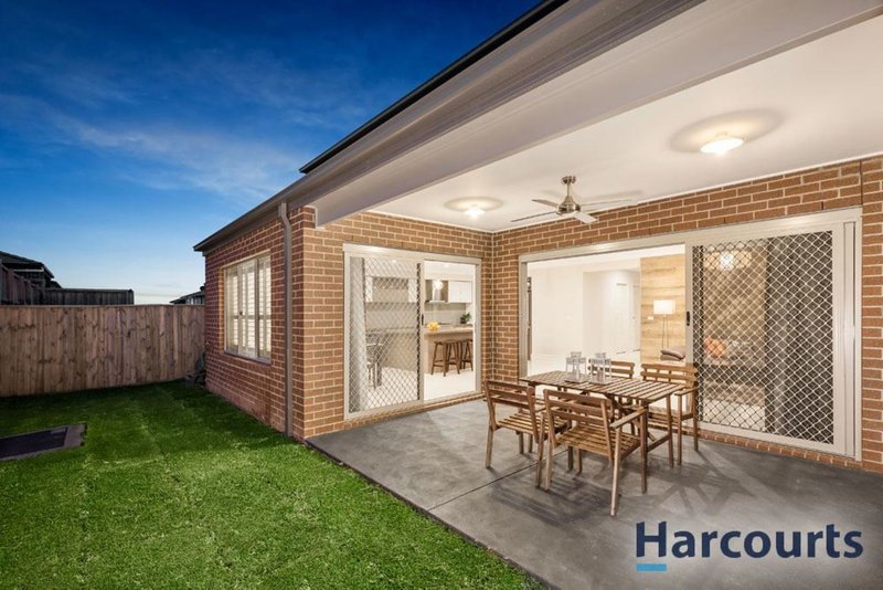 Photo - 20 Flora Grove, Wantirna South VIC 3152 - Image 10