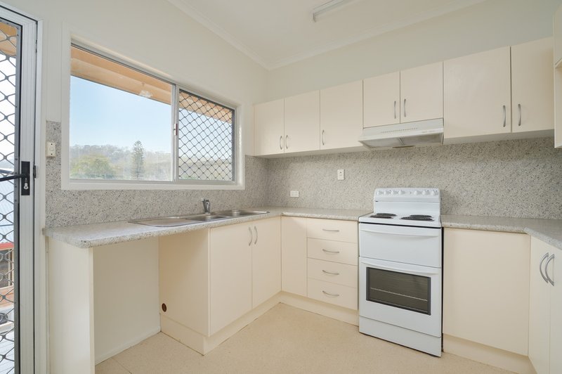 Photo - 20 Flounder Crescent, Toolooa QLD 4680 - Image 4