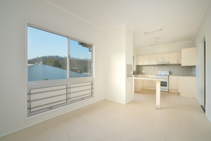 Photo - 20 Flounder Crescent, Toolooa QLD 4680 - Image 5