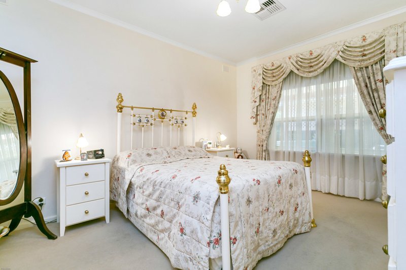 Photo - 20 Fraser Street, Lower Mitcham SA 5062 - Image 4