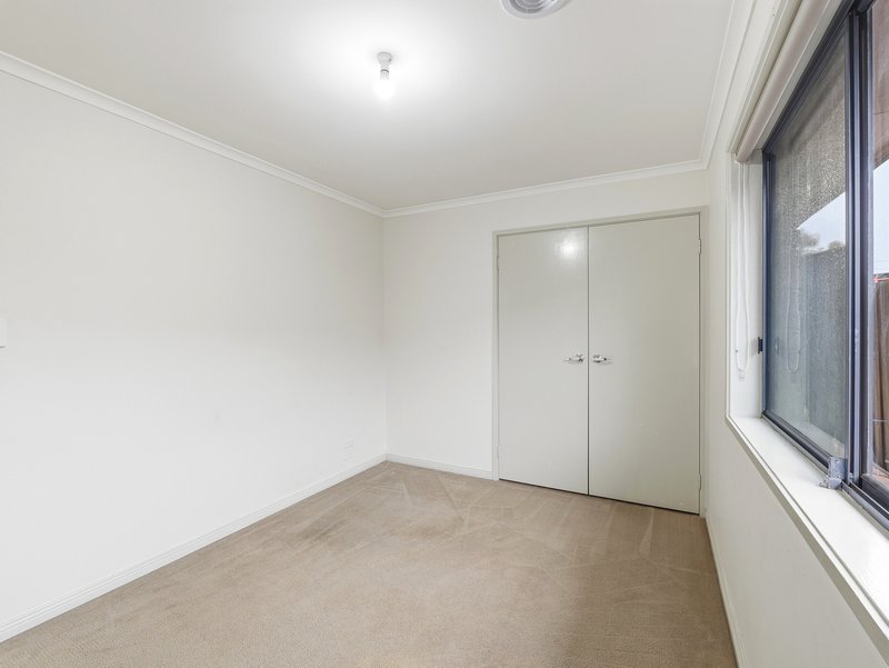 Photo - 20 Frobisher Street, Melton VIC 3337 - Image 14