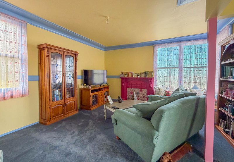 Photo - 20 Gallop Avenue, Parkes NSW 2870 - Image 3