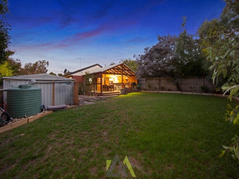 Photo - 20 Gattinara Drive, Frankston VIC 3199 - Image 10