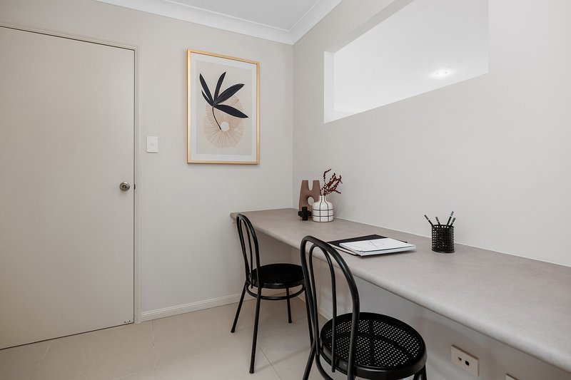 Photo - 20 Gazelle Crescent, Fletcher NSW 2287 - Image 11