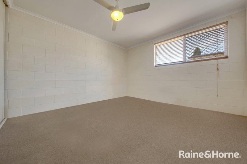 Photo - 20 Geraldine Street, West Gladstone QLD 4680 - Image 6