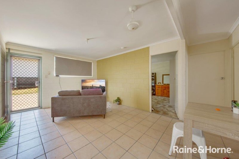 Photo - 20 Geraldine Street, West Gladstone QLD 4680 - Image 10