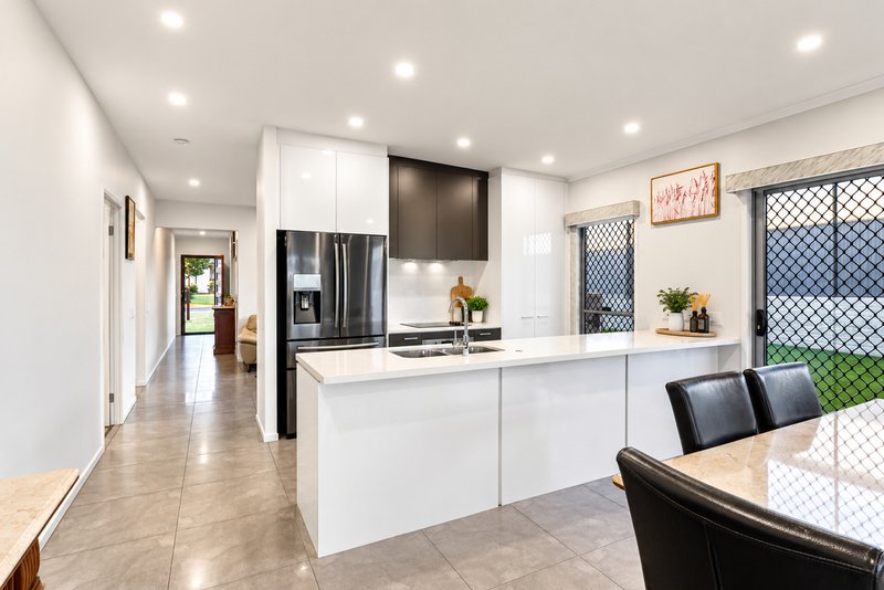 Photo - 20 Girraween Crescent, Capalaba QLD 4157 - Image 5