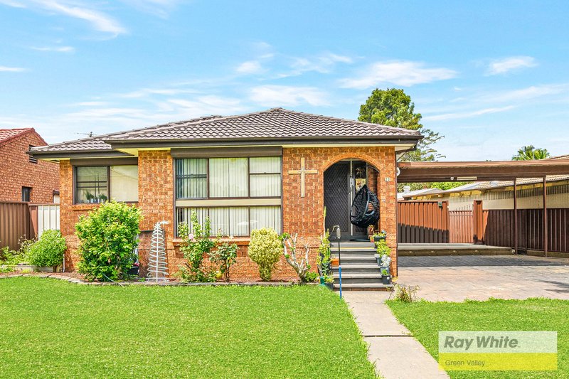 Photo - 20 Glen Davis Avenue, Bossley Park NSW 2176 - Image 2