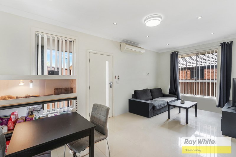 Photo - 20 Glen Davis Avenue, Bossley Park NSW 2176 - Image 14