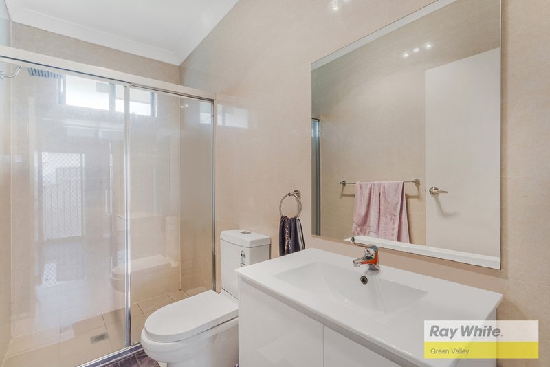 Photo - 20 Glen Davis Avenue, Bossley Park NSW 2176 - Image 17