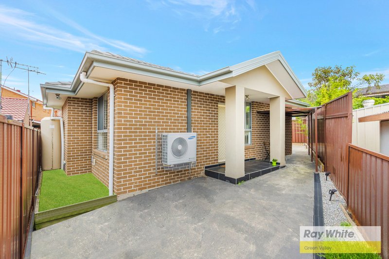 Photo - 20 Glen Davis Avenue, Bossley Park NSW 2176 - Image 12