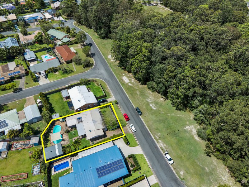 Photo - 20 Gleneagles Drive, Tewantin QLD 4565 - Image 9