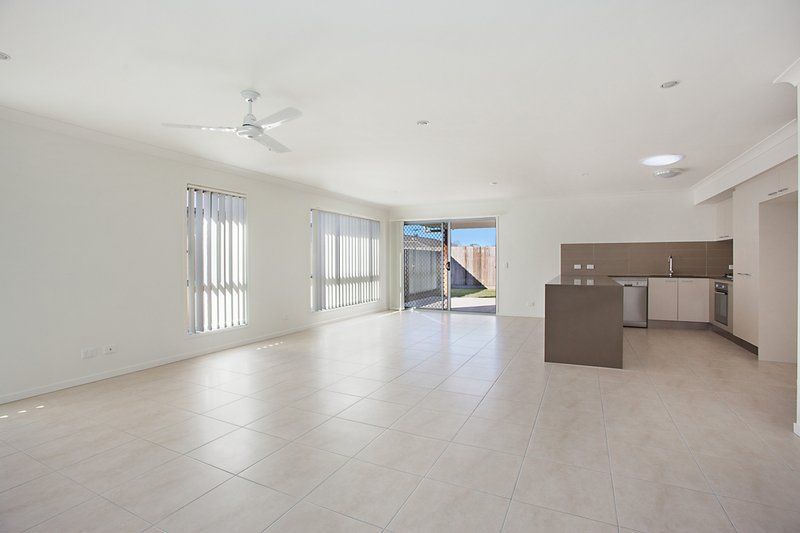 Photo - 20 Glengrove Circuit, Mango Hill QLD 4509 - Image 3