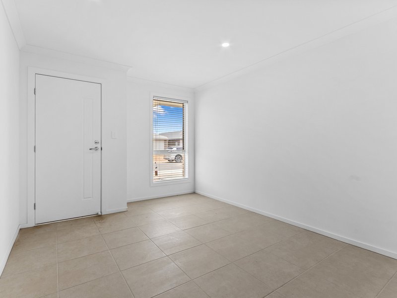 Photo - 20 Goderich Street, Munno Para Downs SA 5115 - Image 2