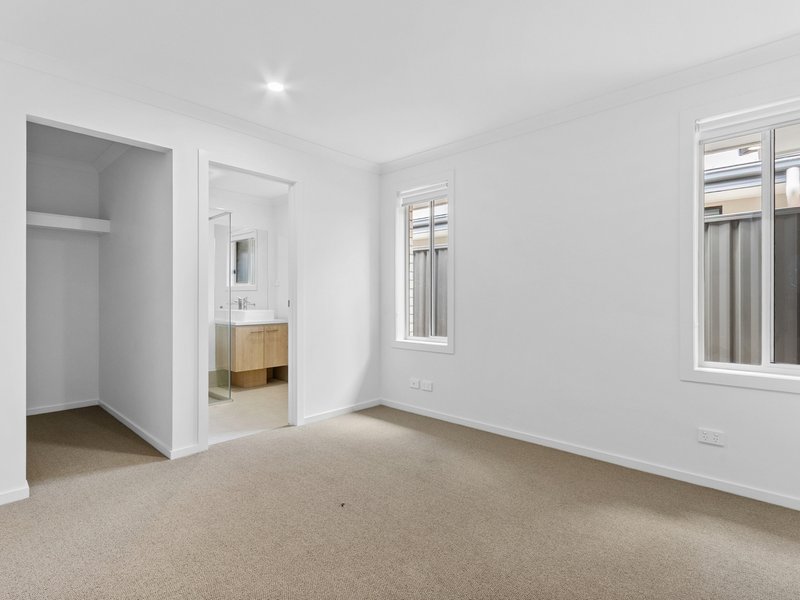 Photo - 20 Goderich Street, Munno Para Downs SA 5115 - Image 3