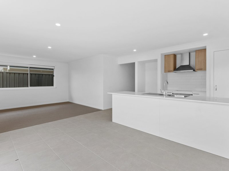 Photo - 20 Goderich Street, Munno Para Downs SA 5115 - Image 8
