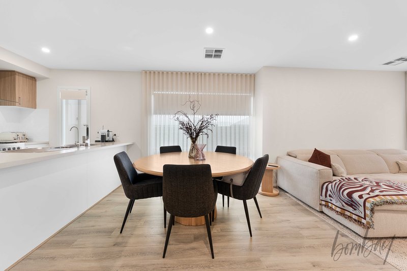 Photo - 20 Golden Parkway, Donnybrook VIC 3064 - Image 5