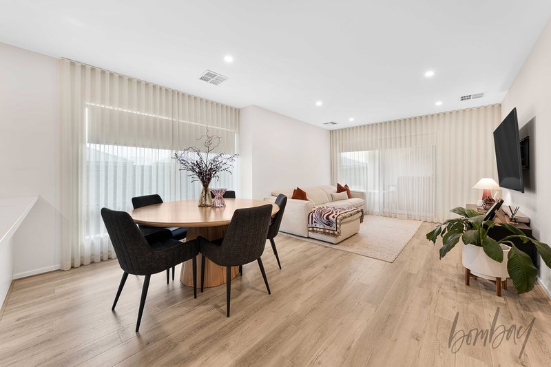 Photo - 20 Golden Parkway, Donnybrook VIC 3064 - Image 6