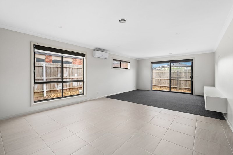 Photo - 20 Goodia Street, Wollert VIC 3750 - Image 4