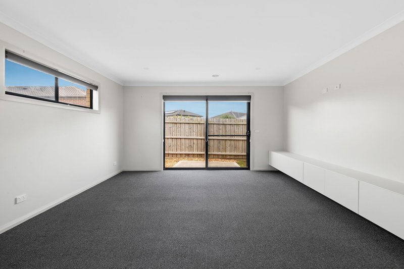 Photo - 20 Goodia Street, Wollert VIC 3750 - Image 5