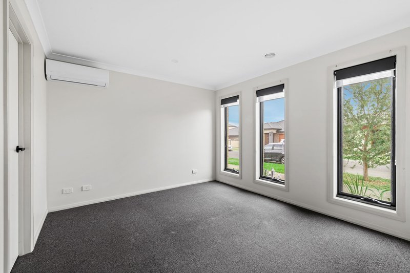 Photo - 20 Goodia Street, Wollert VIC 3750 - Image 6