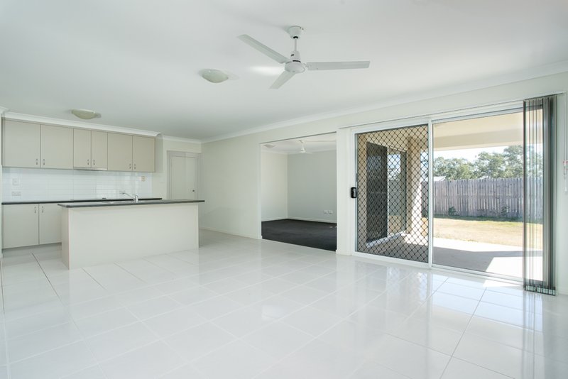 Photo - 20 Gordon Drive, Bellbird Park QLD 4300 - Image 2