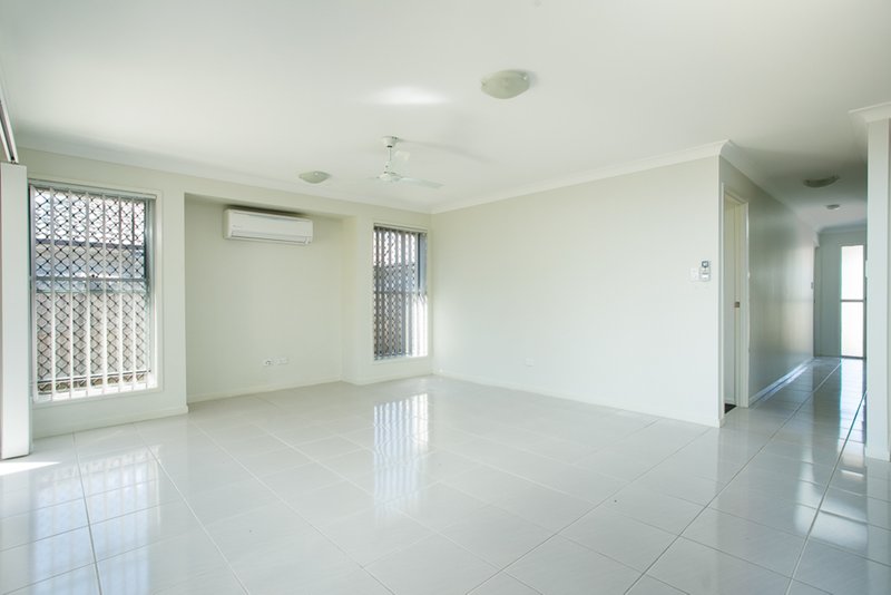 Photo - 20 Gordon Drive, Bellbird Park QLD 4300 - Image 6