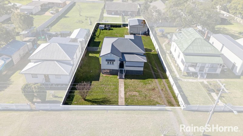 Photo - 20 Gore Street, Warwick QLD 4370 - Image 3