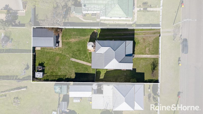 Photo - 20 Gore Street, Warwick QLD 4370 - Image 4