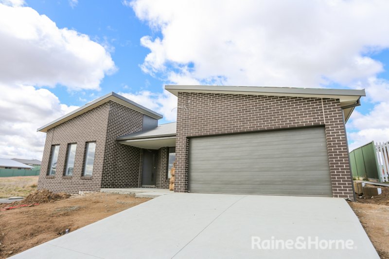 20 Governors Parade, Windradyne NSW 2795