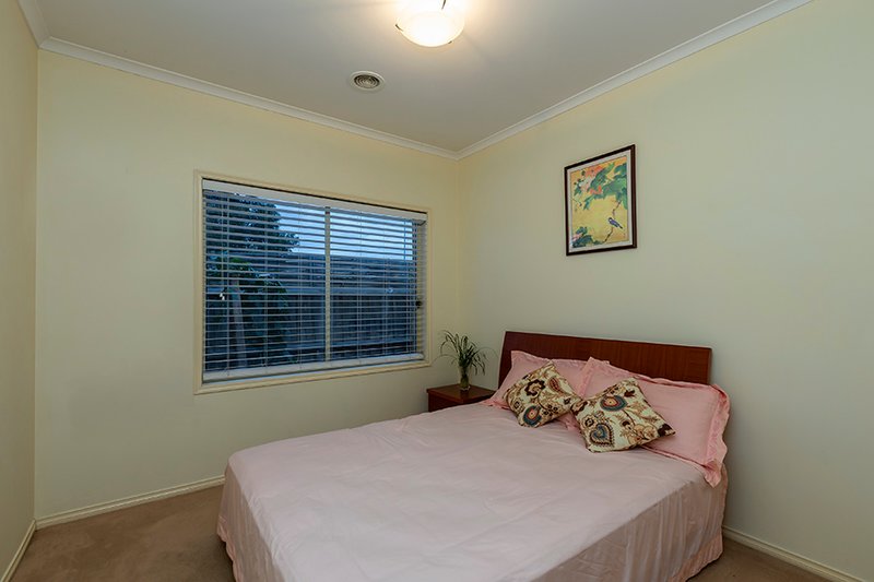 Photo - 20 Grangemouth Drive, Point Cook VIC 3030 - Image 11