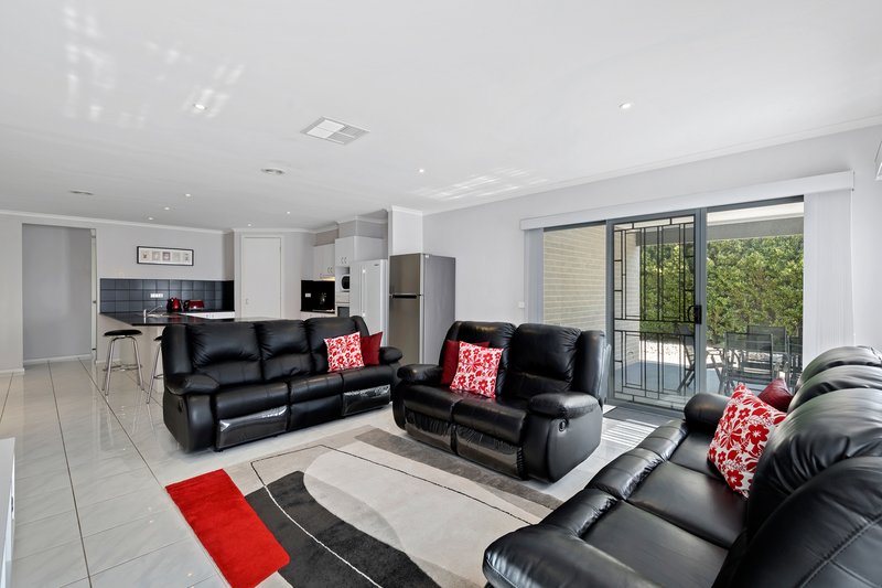 Photo - 20 Granite Outlook, Epping VIC 3076 - Image 7