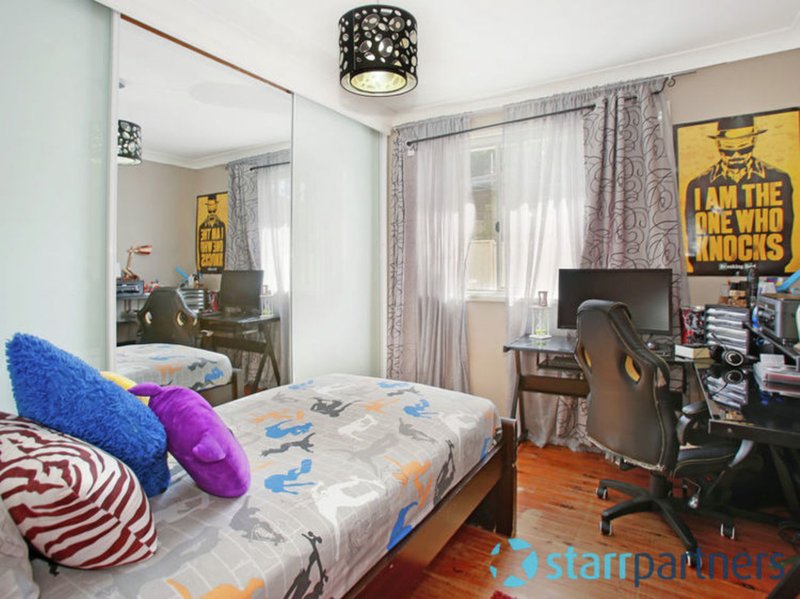 Photo - 20 Grenada Street, Fairfield West NSW 2165 - Image 6