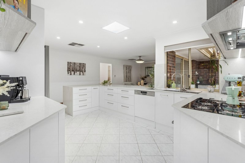 Photo - 20 Grenadier Grove, Gulfview Heights SA 5096 - Image 5