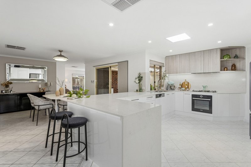 Photo - 20 Grenadier Grove, Gulfview Heights SA 5096 - Image 7