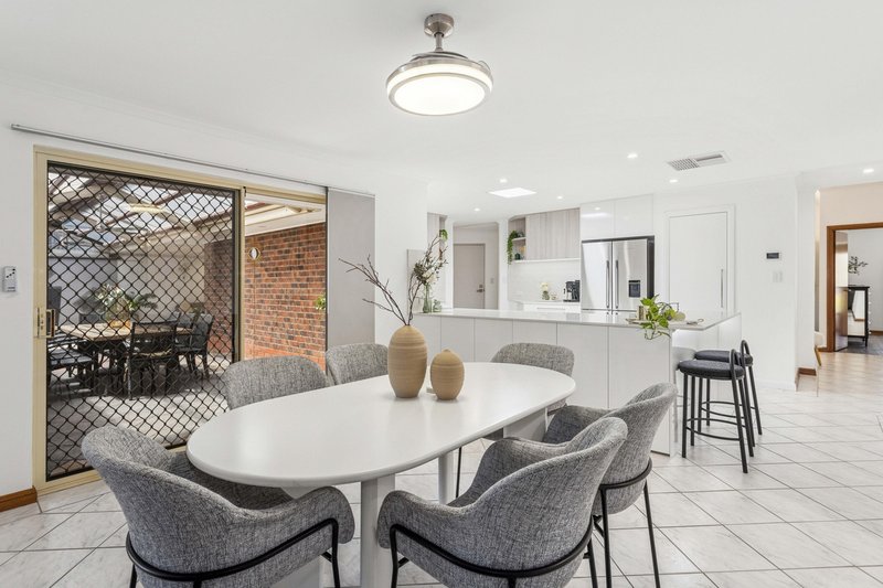 Photo - 20 Grenadier Grove, Gulfview Heights SA 5096 - Image 9