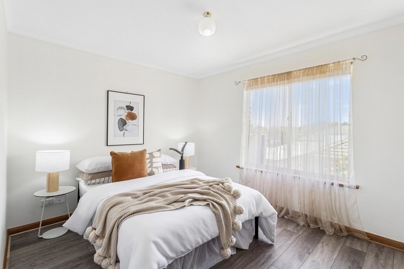 Photo - 20 Grenadier Grove, Gulfview Heights SA 5096 - Image 15