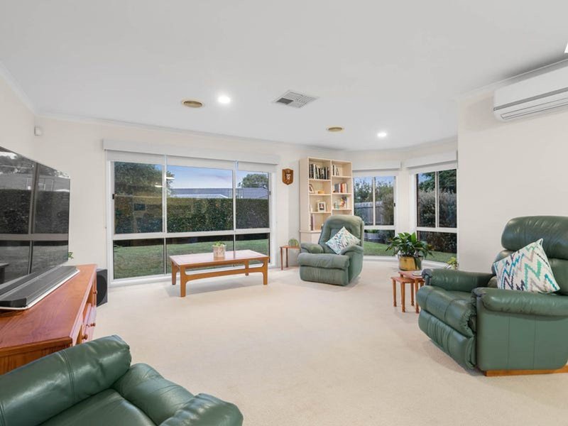 Photo - 20 Grevillea Road, Langwarrin VIC 3910 - Image 9