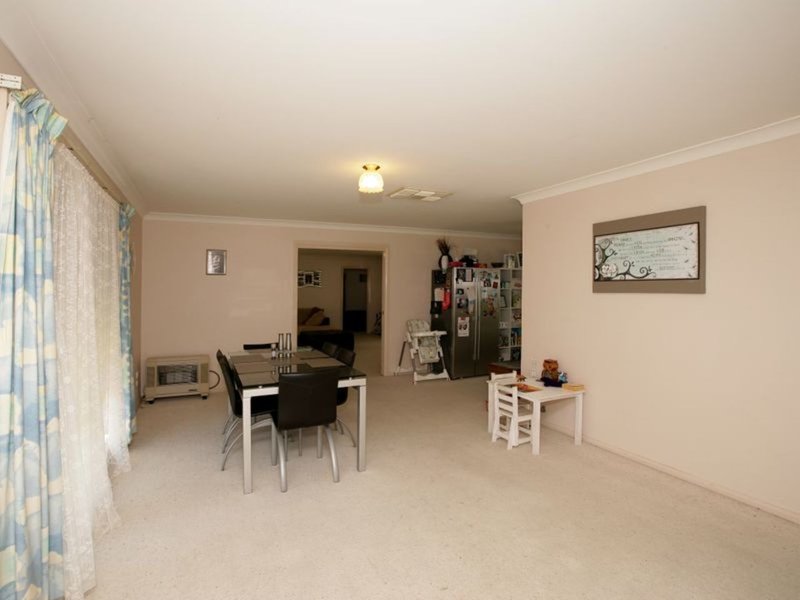 Photo - 20 Gunn Drive, Estella NSW 2650 - Image 5