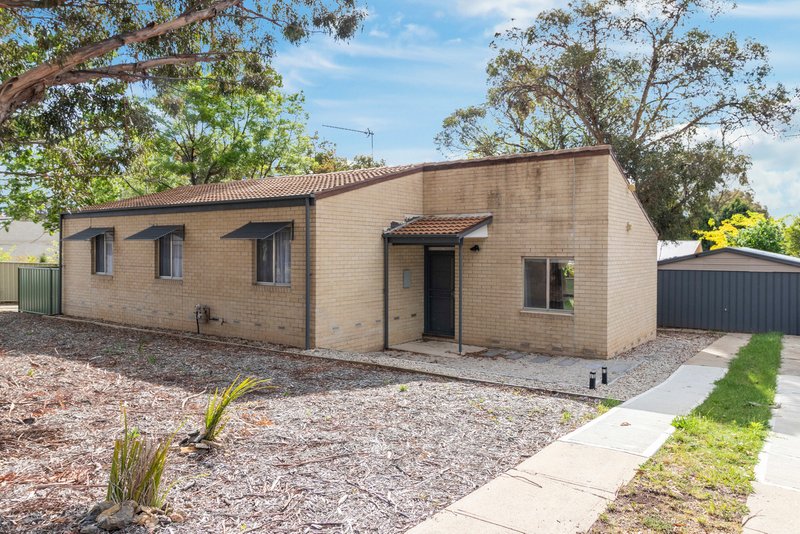 Photo - 20 Guthridge Crescent, Wanniassa ACT 2903 - Image 3