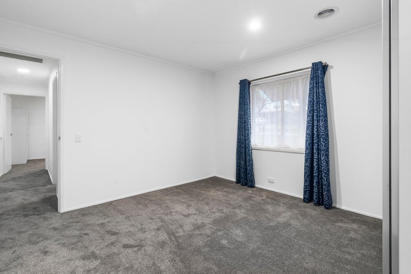 Photo - 20 Guthridge Crescent, Wanniassa ACT 2903 - Image 10