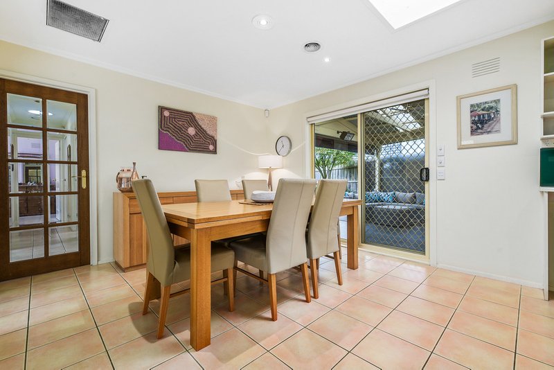 Photo - 20 Gyton Avenue, Glen Waverley VIC 3150 - Image 4